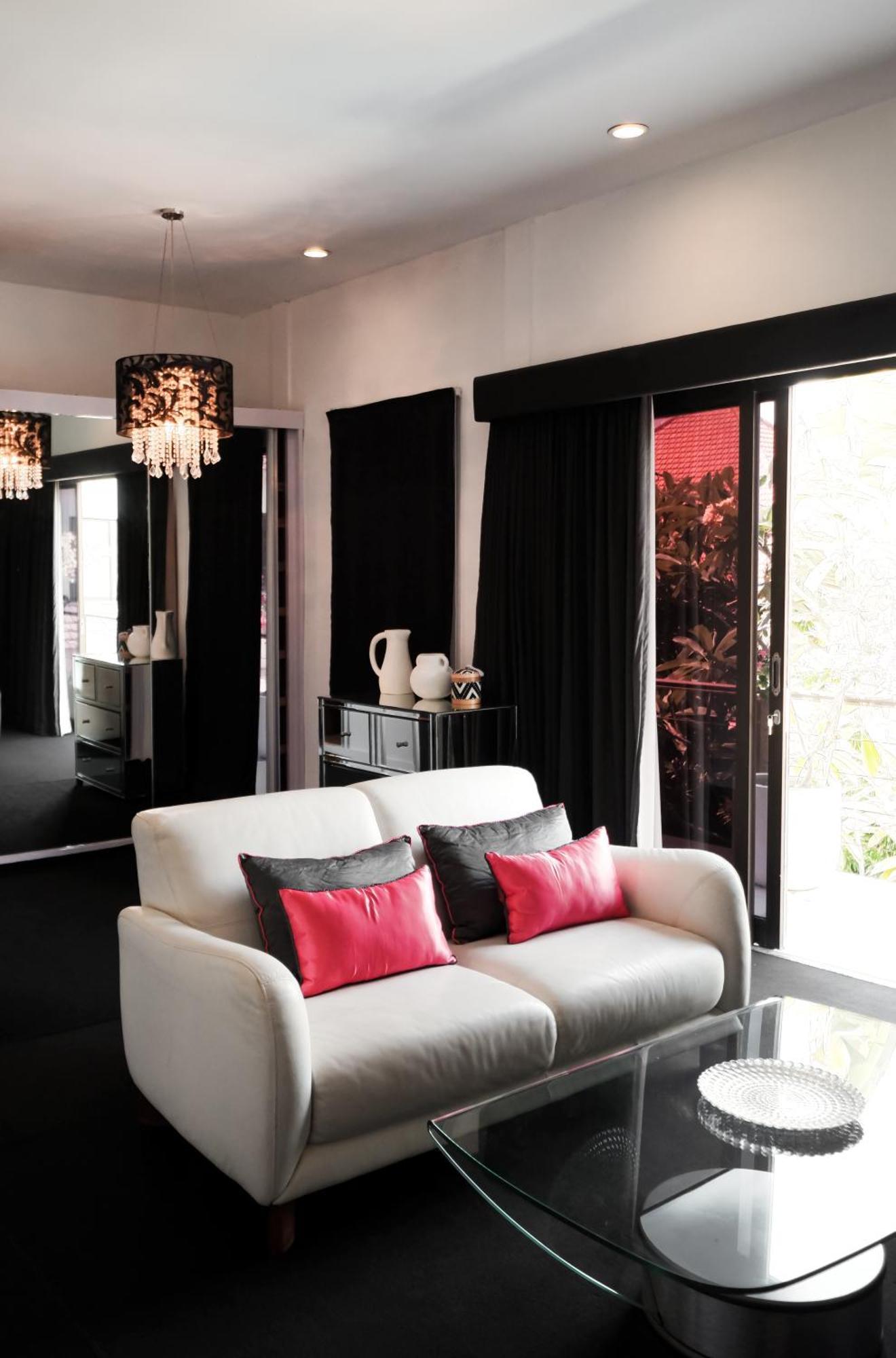 Comfortable 5 Bedroom In By Nami Bali Seminyak (Bali)